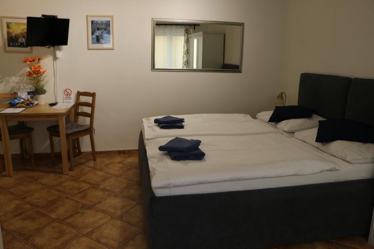 Penzion 4 Dvory Ceske Budejovice Exteriör bild