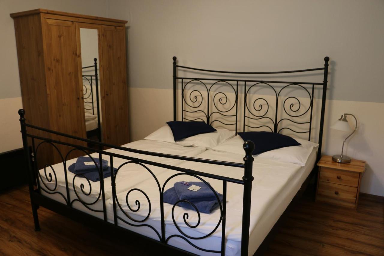 Penzion 4 Dvory Ceske Budejovice Exteriör bild