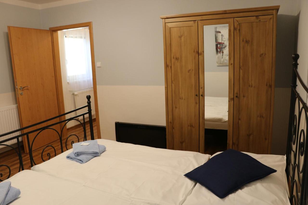Penzion 4 Dvory Ceske Budejovice Exteriör bild