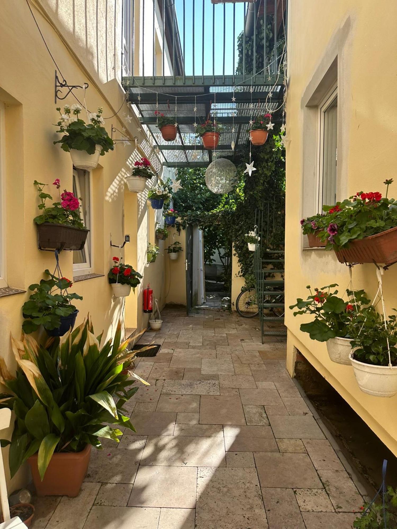 Penzion 4 Dvory Ceske Budejovice Exteriör bild