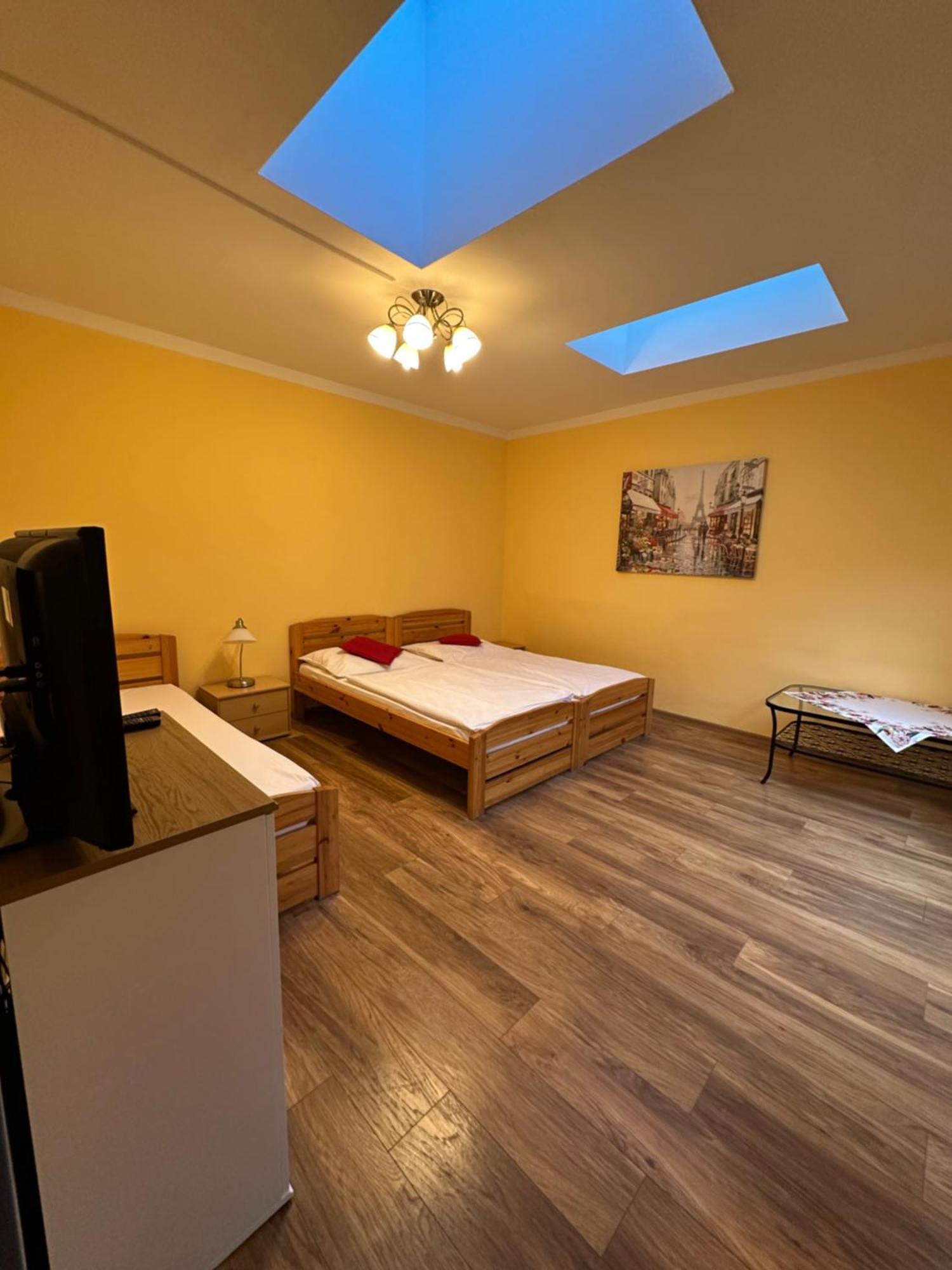 Penzion 4 Dvory Ceske Budejovice Exteriör bild