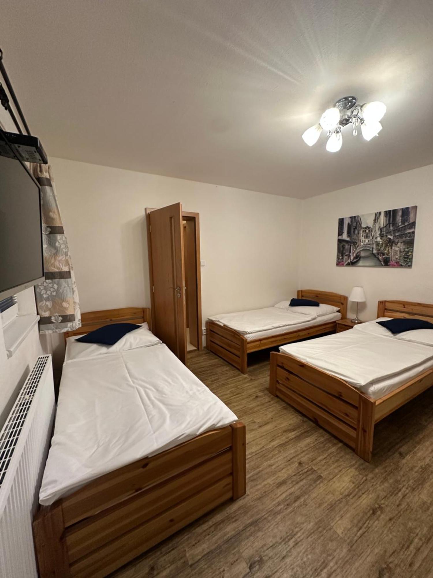 Penzion 4 Dvory Ceske Budejovice Exteriör bild
